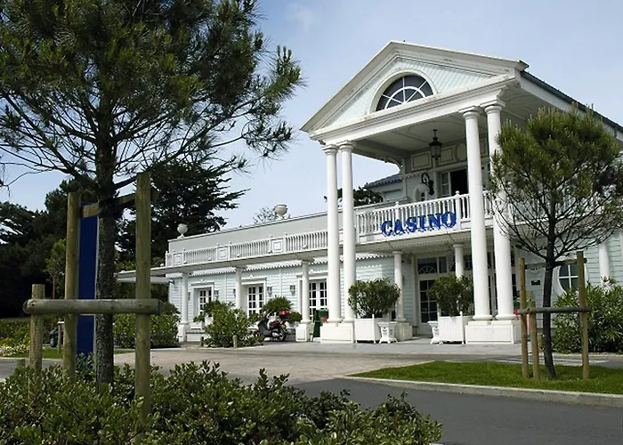 2 Avec Terrasse Et Garage Privatif Proche - Fr-1-92-940 *